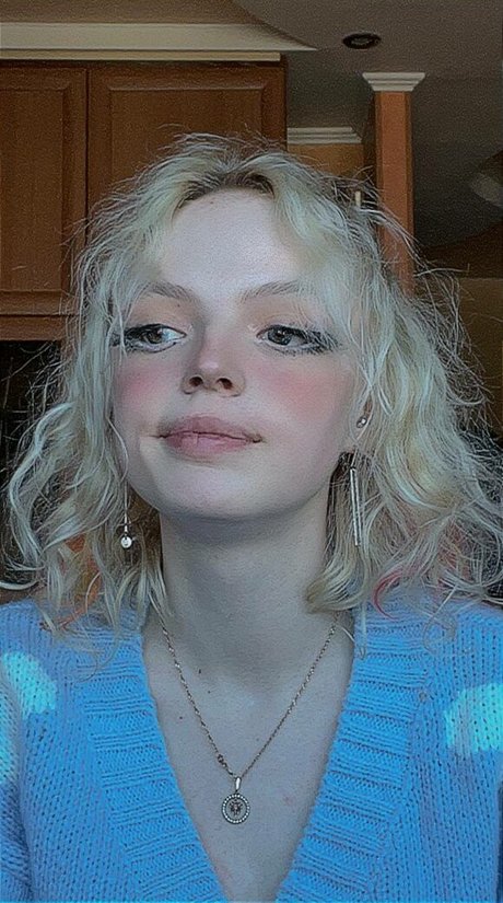 Romanowwa model best picture