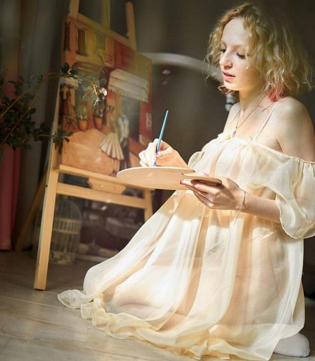 Romanowwa free actress pic