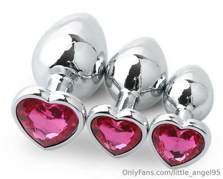 little angel95 nude model gallery