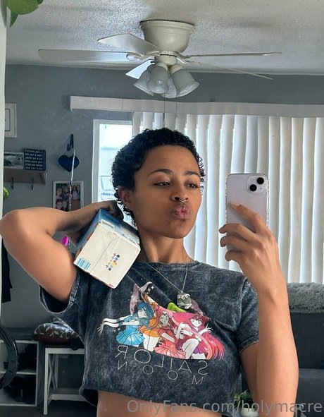 holymacre exclusive star pic