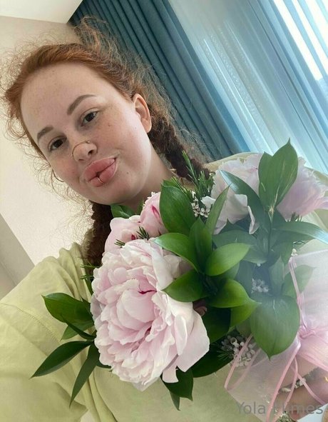 yolaflimes pornographic actress picture