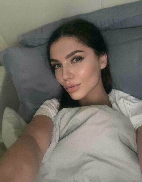 vika ua pornstar adult image