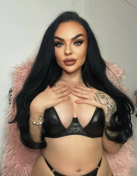 amyluxxx high quality model galleries