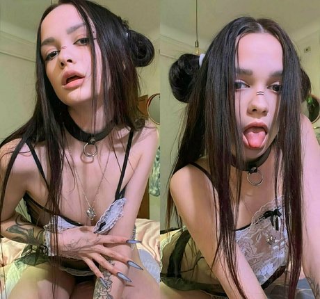 play with mommyy naked actress pics