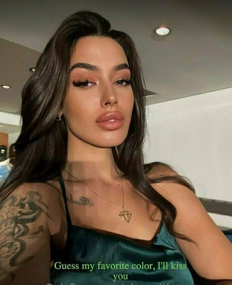 play with mommyy model hd img