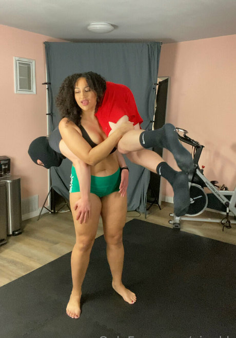 qingkk model nude picture