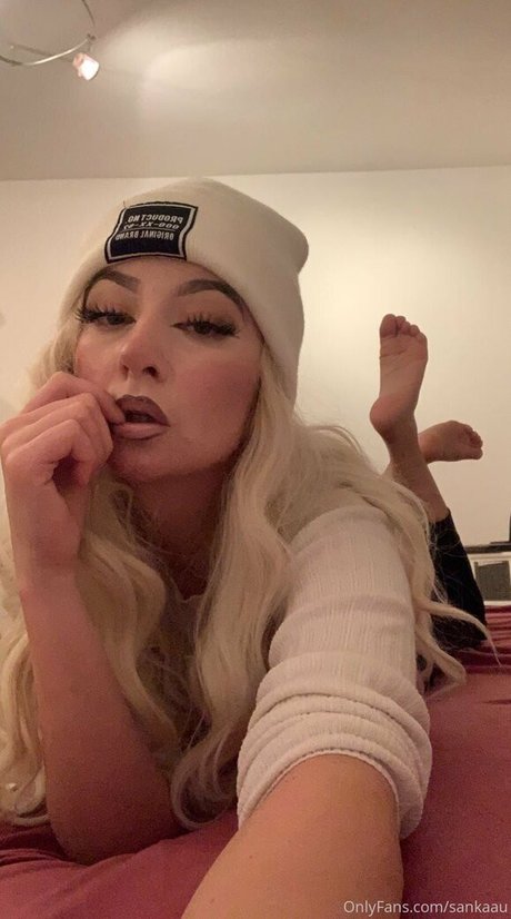 monamixxx exclusive model img