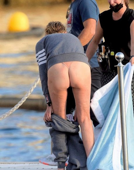 Sharon Stone star nudes image