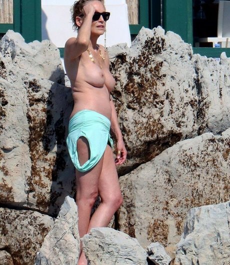 Sharon Stone star pornographic photo