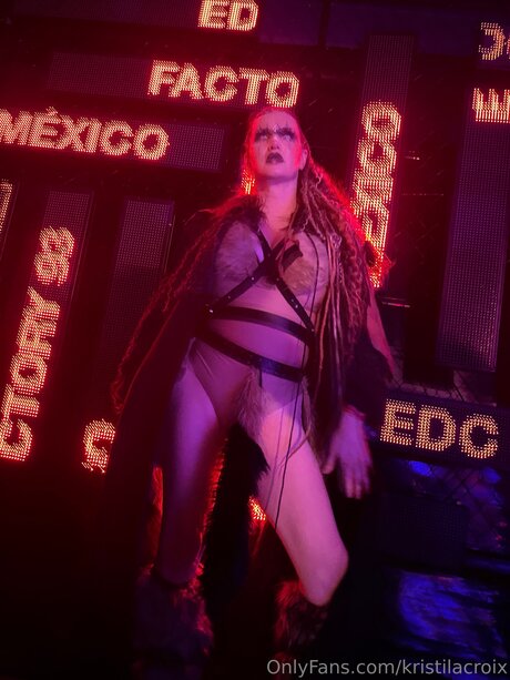 kristilacroix star art images