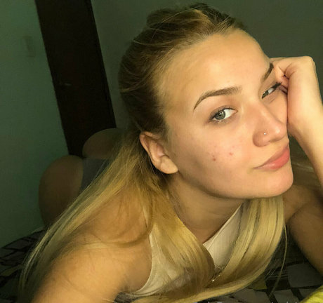 madisondavisbby pretty actress photos