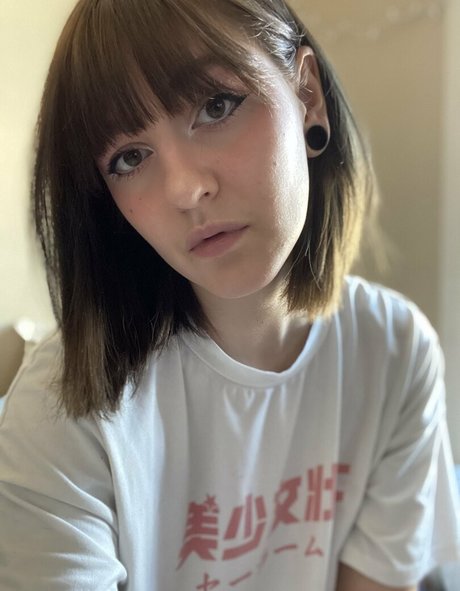 minaluna erotic star pic