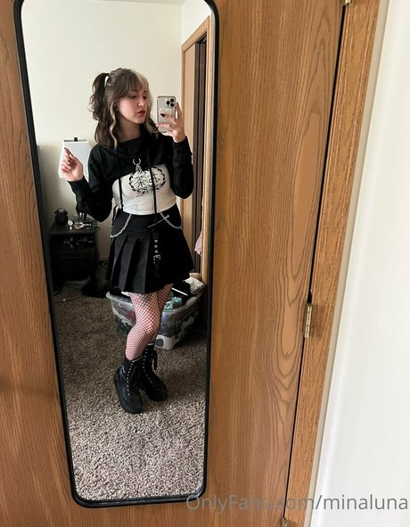 minaluna pornographic actress gallery