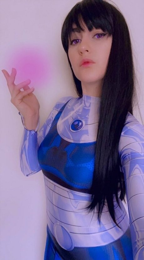 minaluna sexy model photo