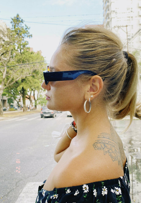 lolaaaai pornstar erotic picture