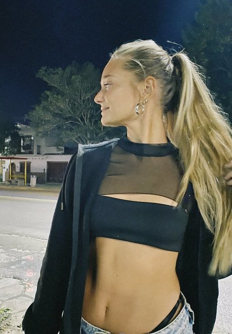 lolaaaai erotic pornstar images