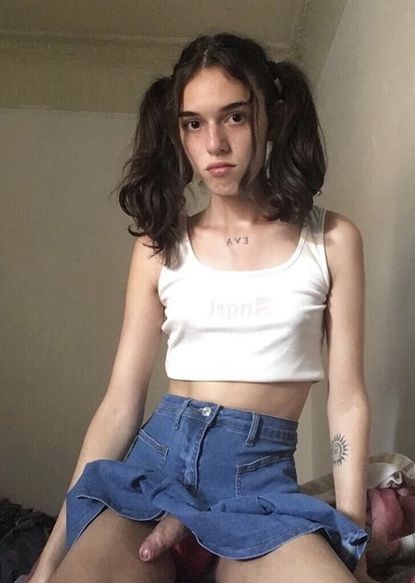 LittleTgirl model free images