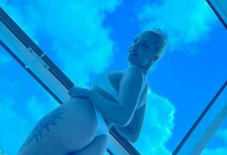 omgzadafree free actress pics