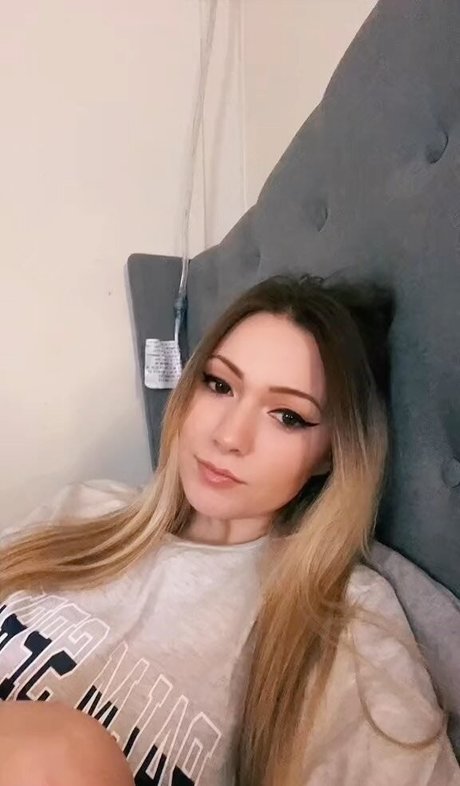 Little Momma top model gallery