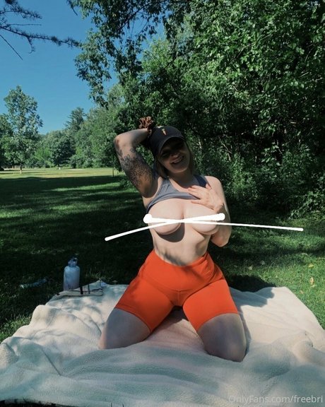 freebri high quality model pic