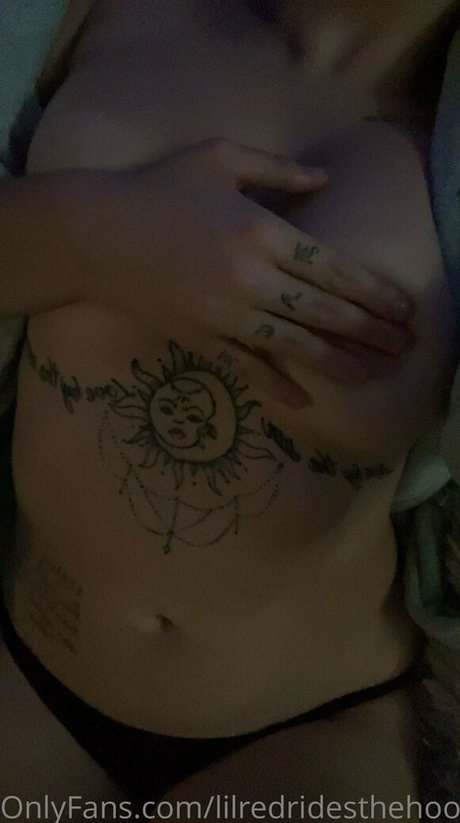 lilredridesthehood pornographic model images