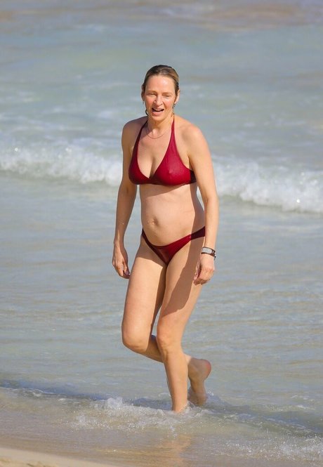 Uma Thurman exclusive star photo