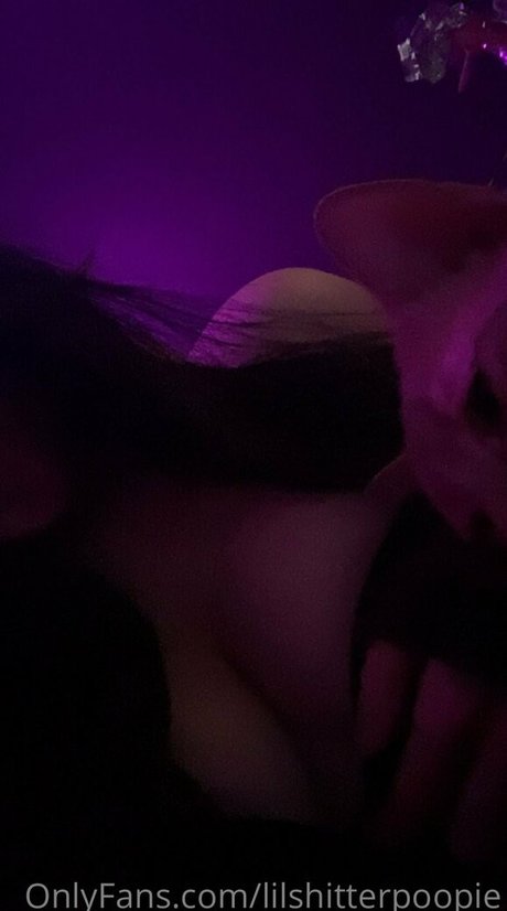 lilshitterpoopie nudes actress photos