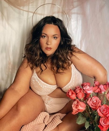 Nicole Denise Johansson star erotic photo