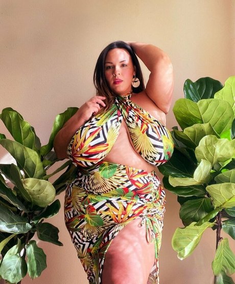 Nicole Denise Johansson art star photo