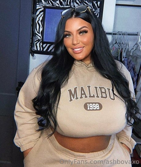 ashbovaxo nude actress galleries