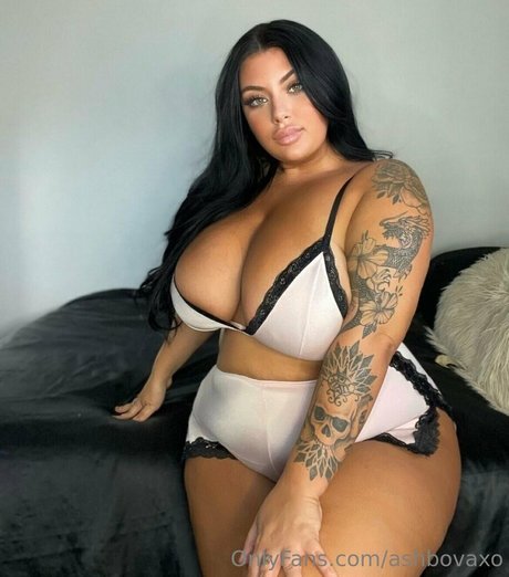 ashbovaxo model pics