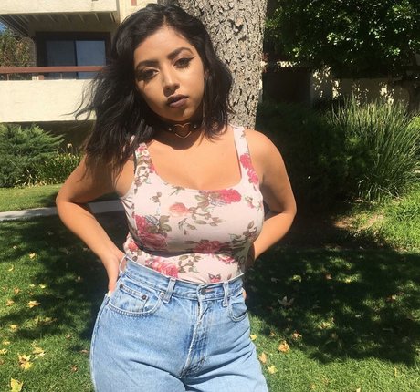 Sadd Pup beautiful actress archive