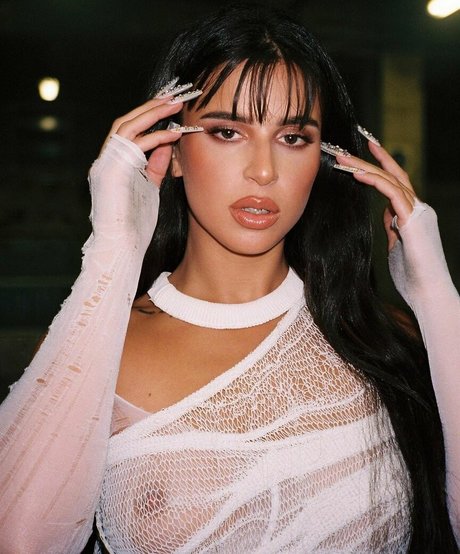 Nathy Peluso model pretty img