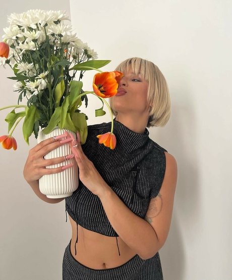 Nathy Peluso star high quality picture