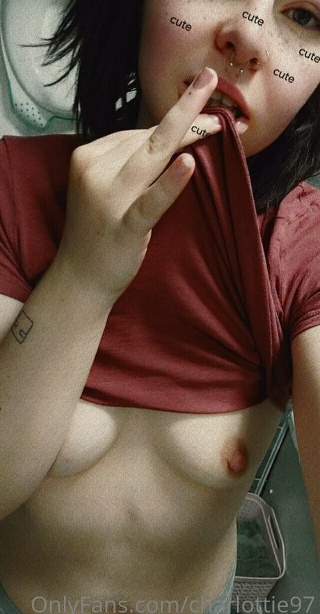 charlottie97 star hot pics