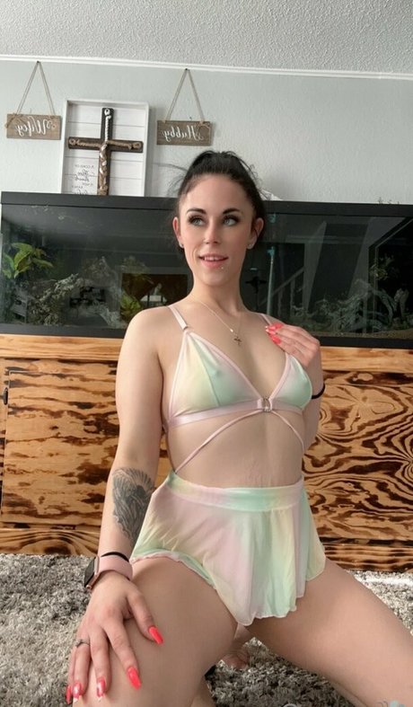 queenbitch1998 pornstar nude galleries