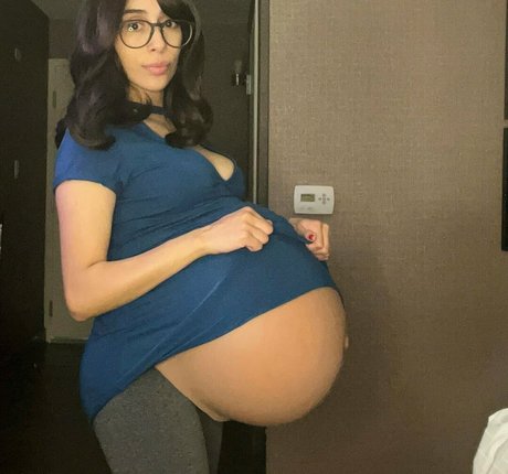 thick asian onlyfans porno image