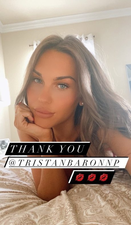 Dezmin Schubel naked actress img