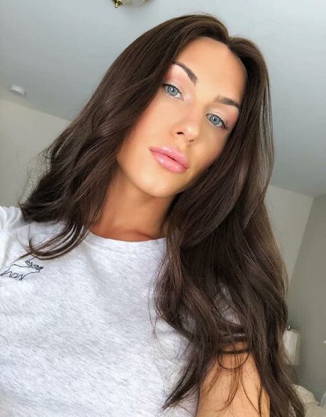 Dezmin Schubel model art pictures