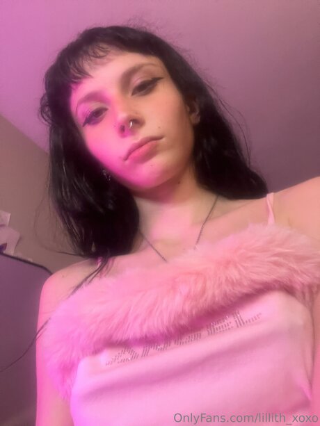 Lillith Xoxo erotic model img