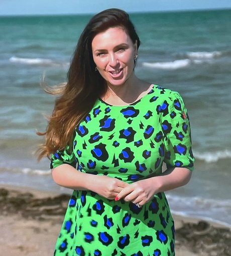 Sara Damergi art star gallery