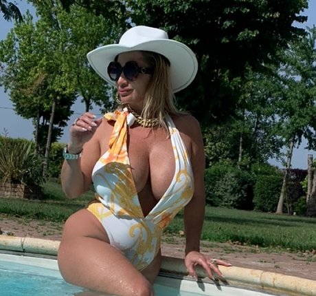 Mara Traversi erotic star images