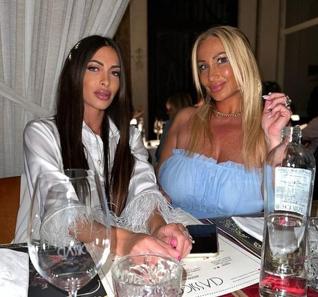 Mara Traversi model free image