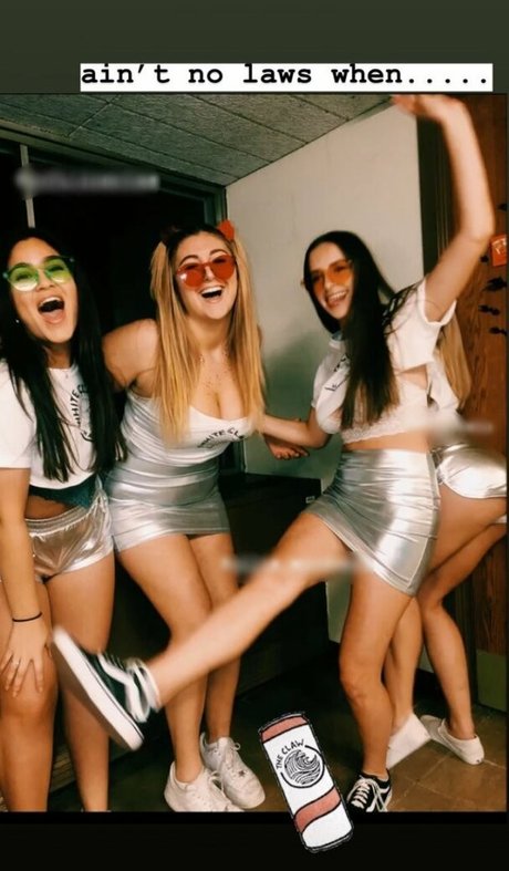 meakelena naked pornstar picture