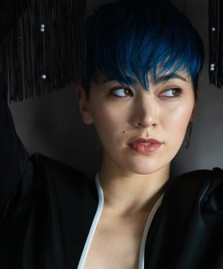 Jessica Yu Li Henwick star beautiful archive