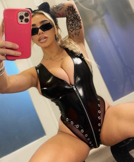 Ashley Bernier beautiful model image