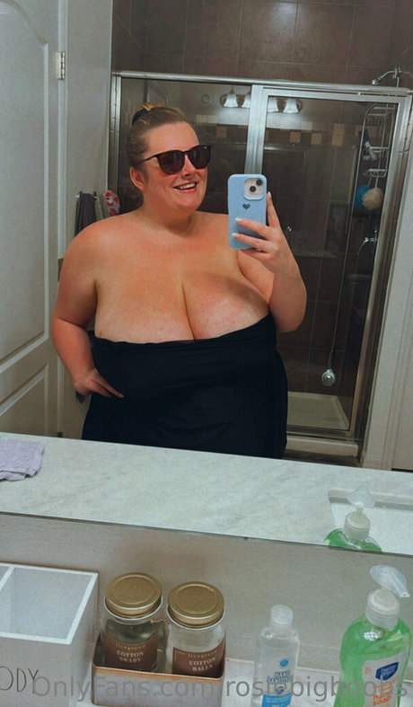 rosiebigboobs star beautiful pictures