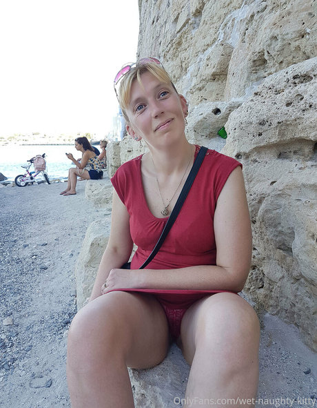 wet naughty kitty hd model archive