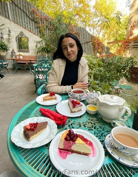 polly smalls model hot pics