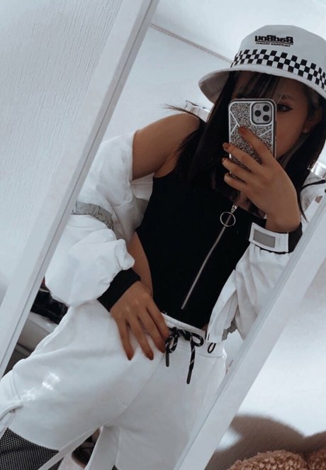 cum onlyfans exclusive images